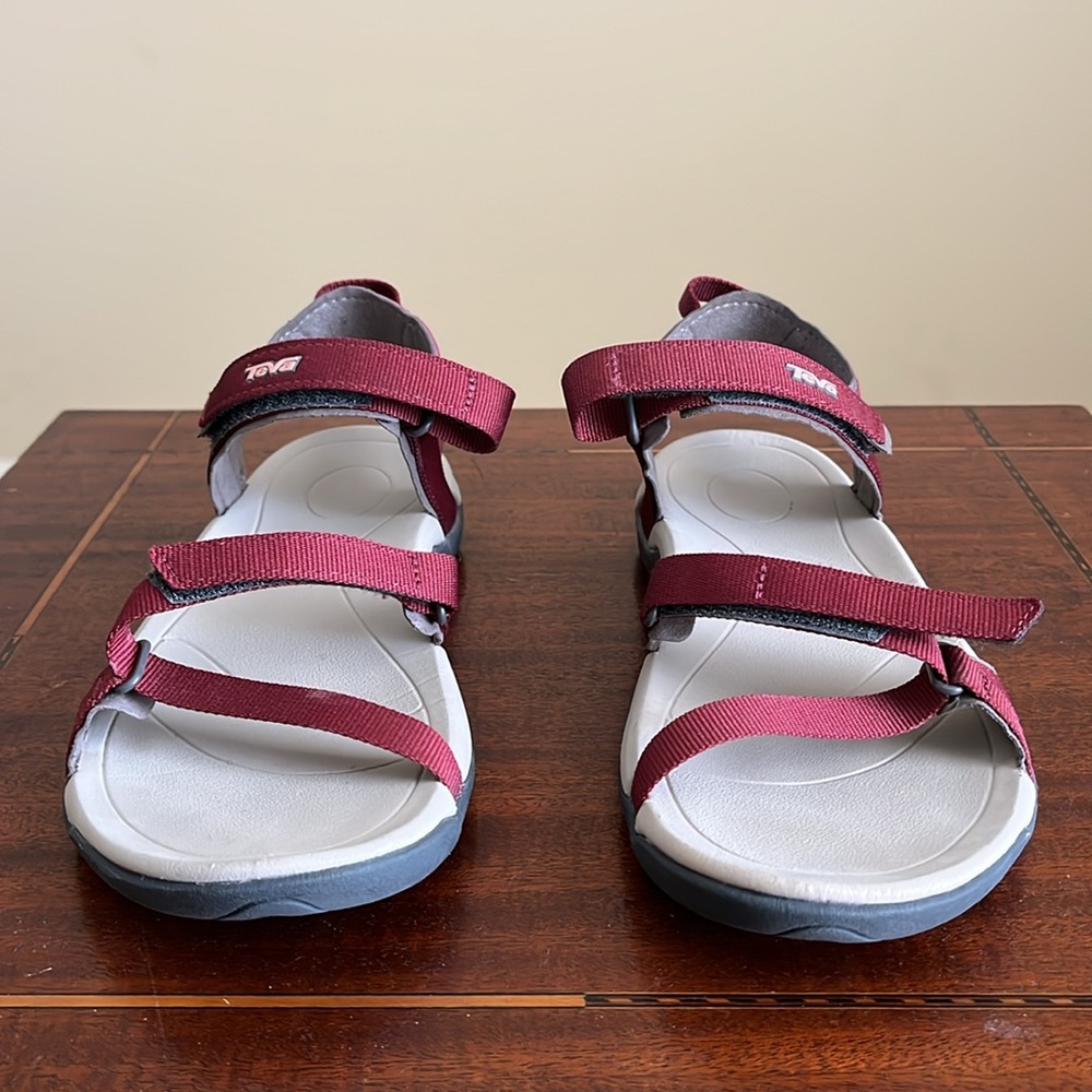 New in Box - Teva W Verra Sandals in Port - 8.5 - Picture 2 of 8
